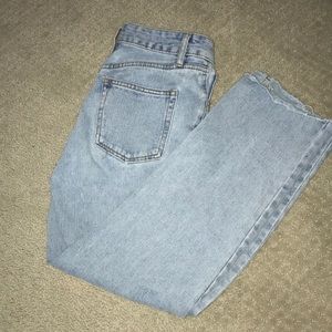 BRANDY MELVILLE MOM STRAIGHT JEANS